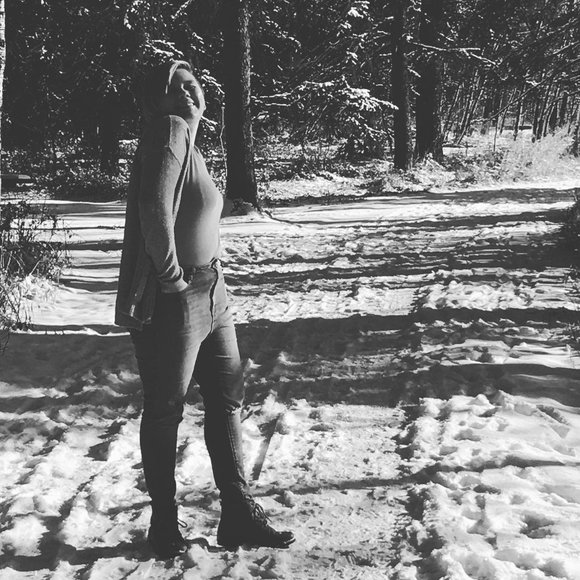 Meet your Posher, Kelly - Picture 1 of 3